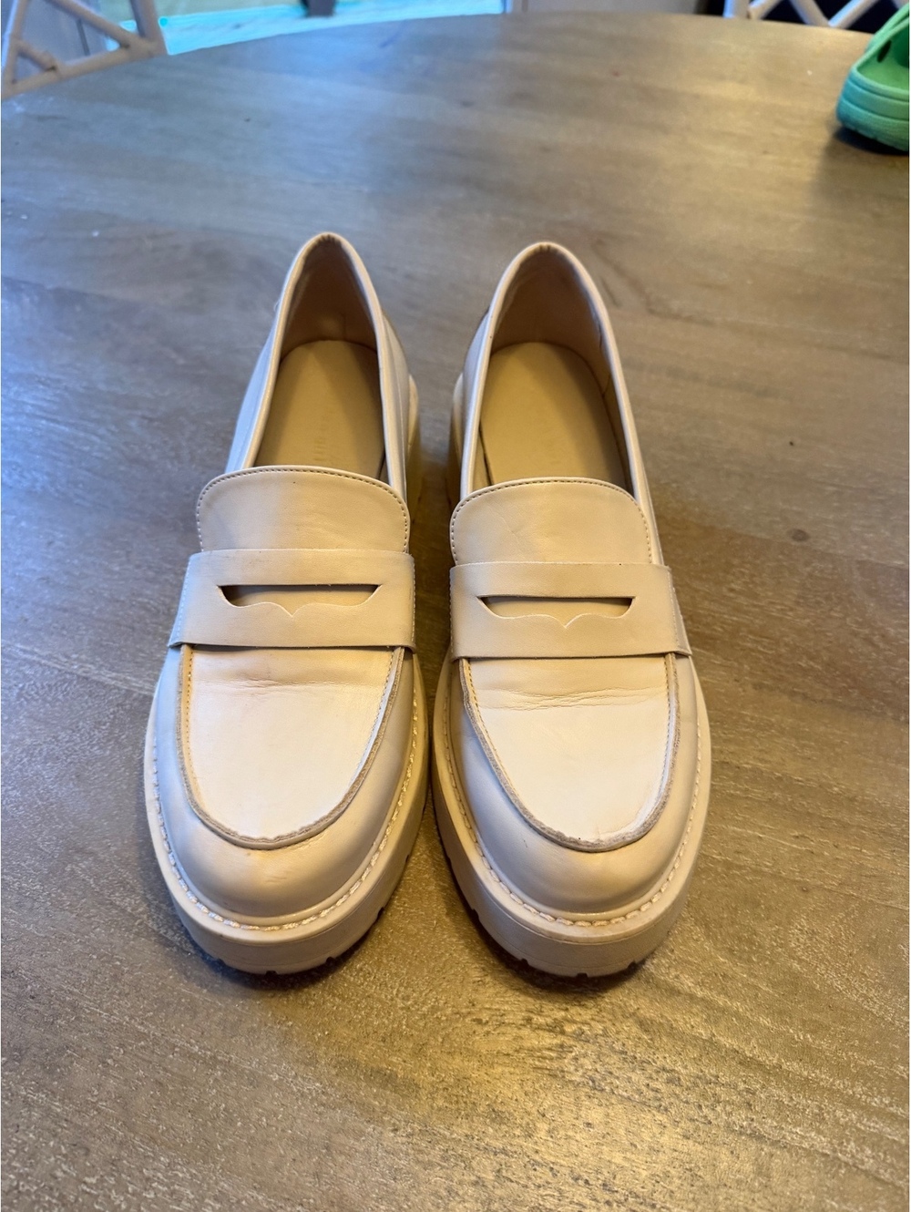 Madden Girl Cream Lug Platform Loafers Size 10 Chunky Y2K Fall Shoes